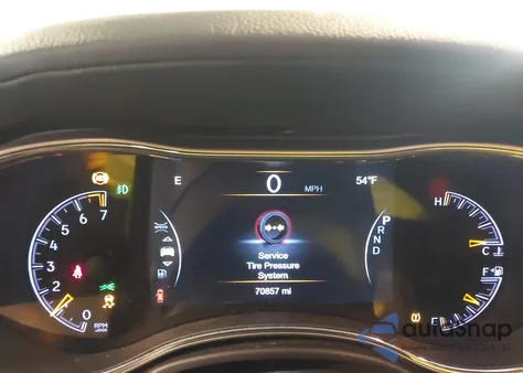 2017 Jeep Grand Cherokee Altitude 4X4 z USA, uszkodzony, nr VIN 1C4RJFAG5HC865804